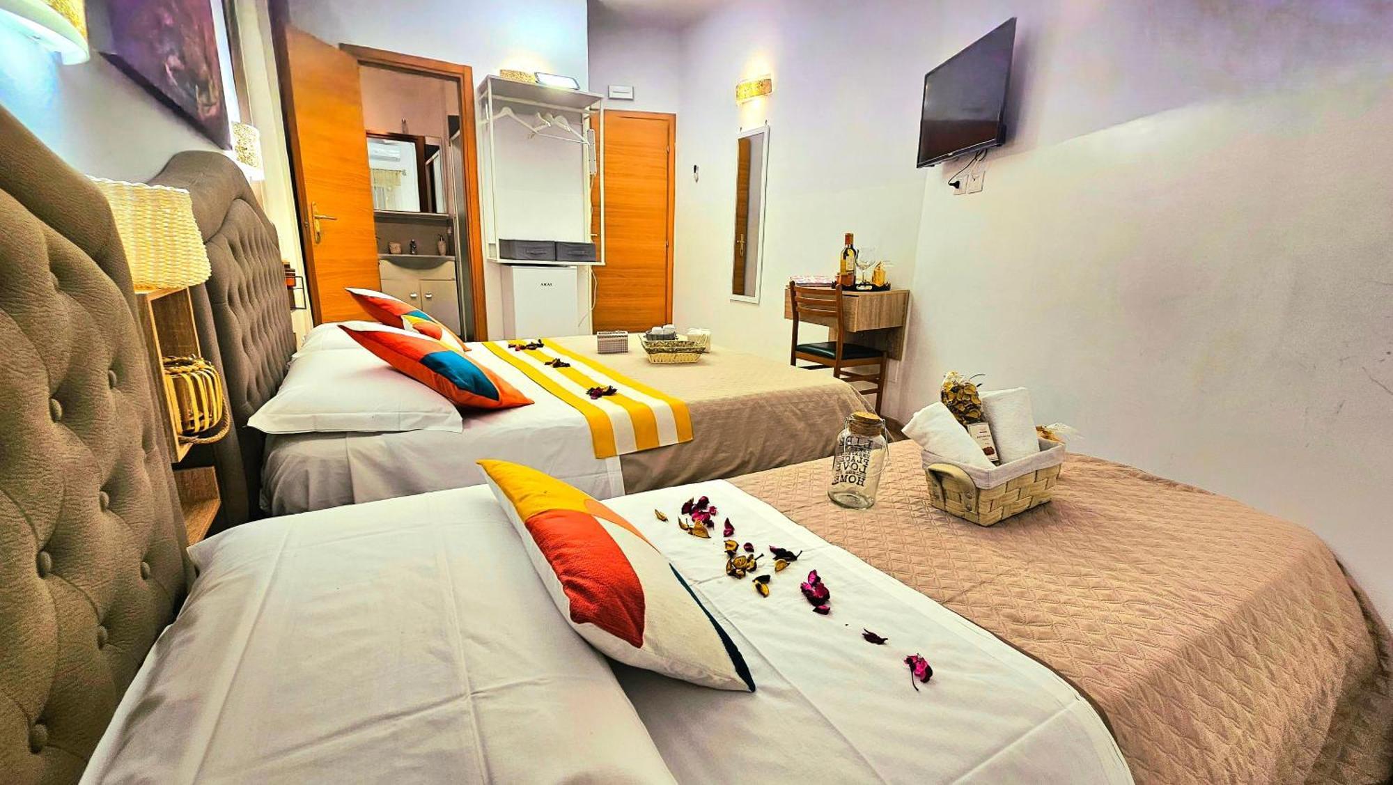 Bed and breakfast A Casa Simpatia Roma - Free Parking If You Book 4 Nights Extérieur photo